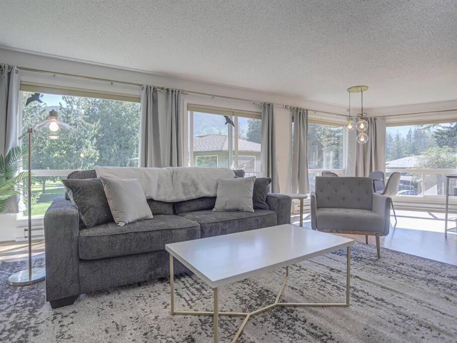 Ski-Mount Hood Charm-Welches,Golf And Ski Resort Condo,W&D, Wifi,Near Woods,Hiking,Fishing Mount Hood Village 외부 사진