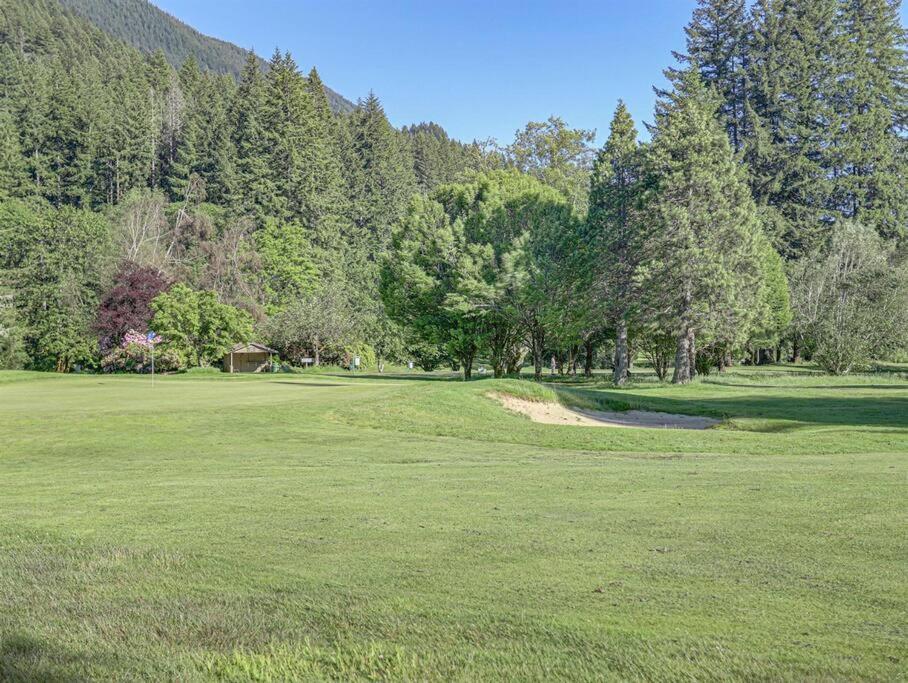 Ski-Mount Hood Charm-Welches,Golf And Ski Resort Condo,W&D, Wifi,Near Woods,Hiking,Fishing Mount Hood Village 외부 사진
