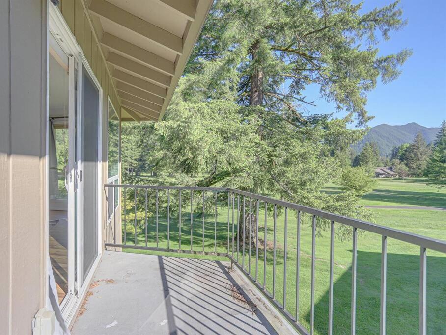 Ski-Mount Hood Charm-Welches,Golf And Ski Resort Condo,W&D, Wifi,Near Woods,Hiking,Fishing Mount Hood Village 외부 사진
