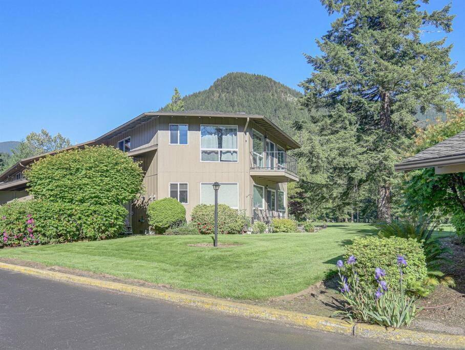 Ski-Mount Hood Charm-Welches,Golf And Ski Resort Condo,W&D, Wifi,Near Woods,Hiking,Fishing Mount Hood Village 외부 사진