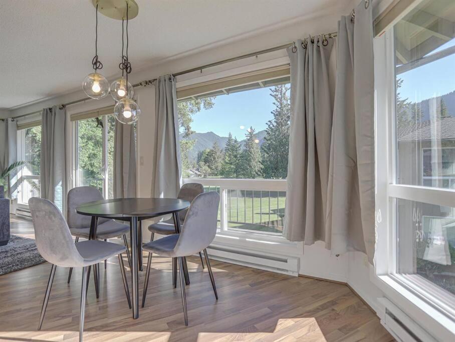 Ski-Mount Hood Charm-Welches,Golf And Ski Resort Condo,W&D, Wifi,Near Woods,Hiking,Fishing Mount Hood Village 외부 사진